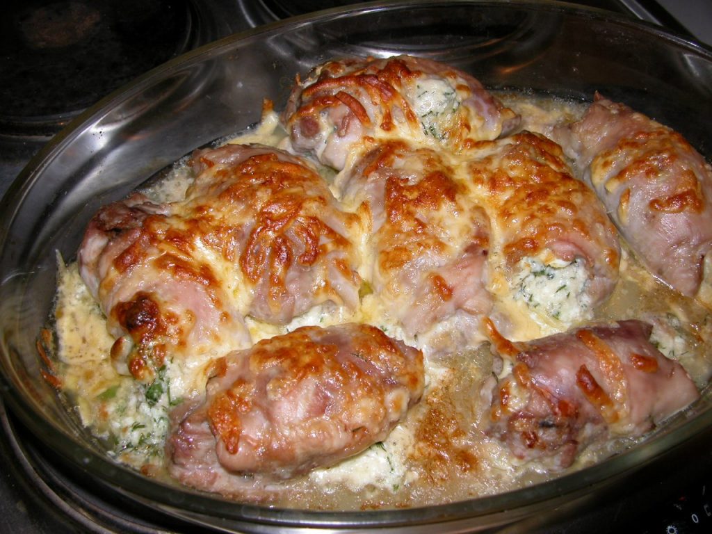 рулетики из фарша с сыром